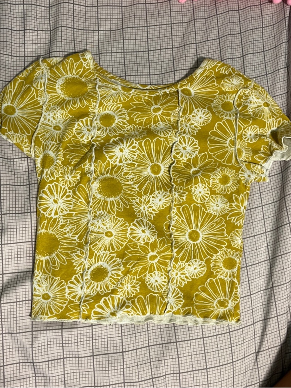 Kohl's Mustard Yellow Floral Crop Top